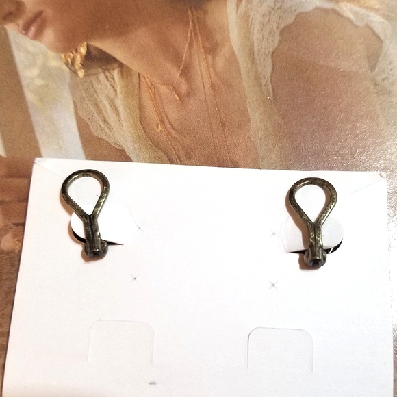 NEW Premier Designs Antiqued Gold tone Long Clip On Earrings - Picture 5 of 7